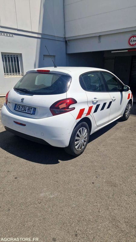 PEUGEOT 208 - 2018 - 151739KM - PKW: das Bild 3 PEUGEOT 208 - 2018 - 151739KM - PKW: das Bild 3
