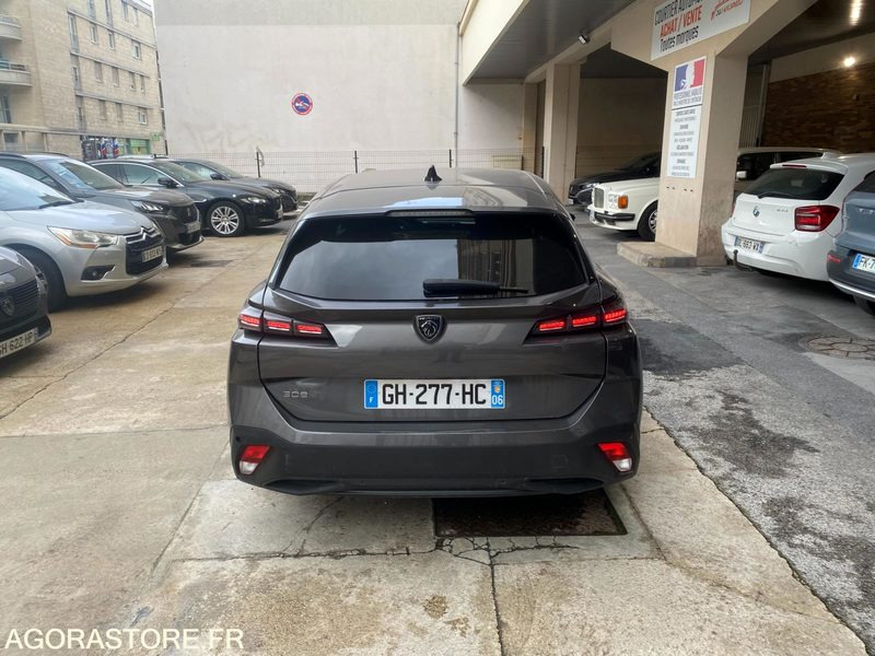 PEUGEOT 308 III Active Pack(P5) SW 1.5 BlueHDi EAT8 130 cv Boîte auto Pas de TVA - Kombi: das Bild 4 PEUGEOT 308 III Active Pack(P5) SW 1.5 BlueHDi EAT8 130 cv Boîte auto Pas de TVA - Kombi: das Bild 4