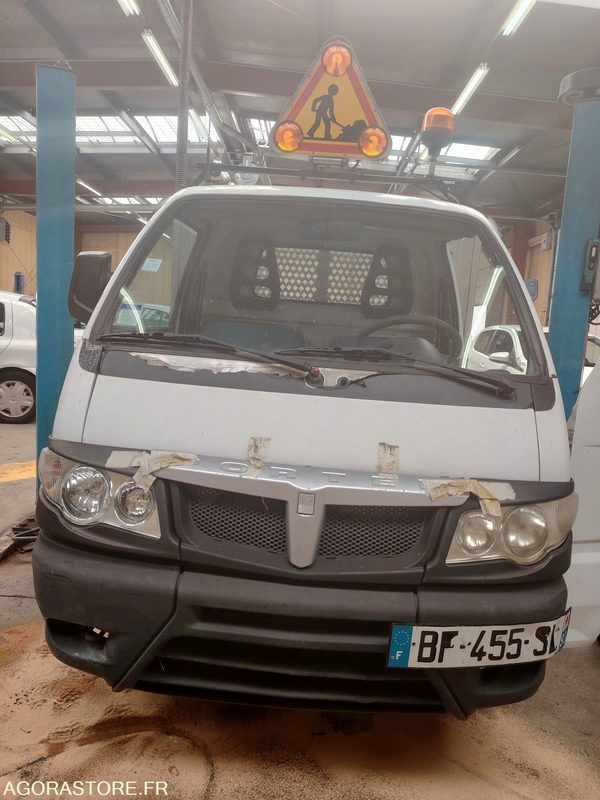 PIAGGIO PORTER 60683kms - 2011 - Kipper Transporter: das Bild 1 PIAGGIO PORTER 60683kms - 2011 - Kipper Transporter: das Bild 1