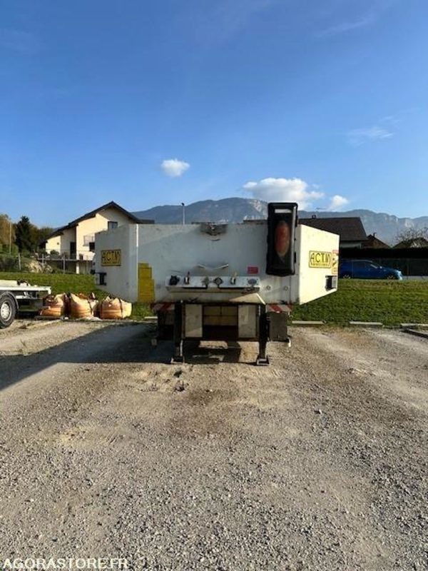 PORTE ENGINS ACTM CU23T - 2012 - Tieflader Anhänger: das Bild 2 PORTE ENGINS ACTM CU23T - 2012 - Tieflader Anhänger: das Bild 2