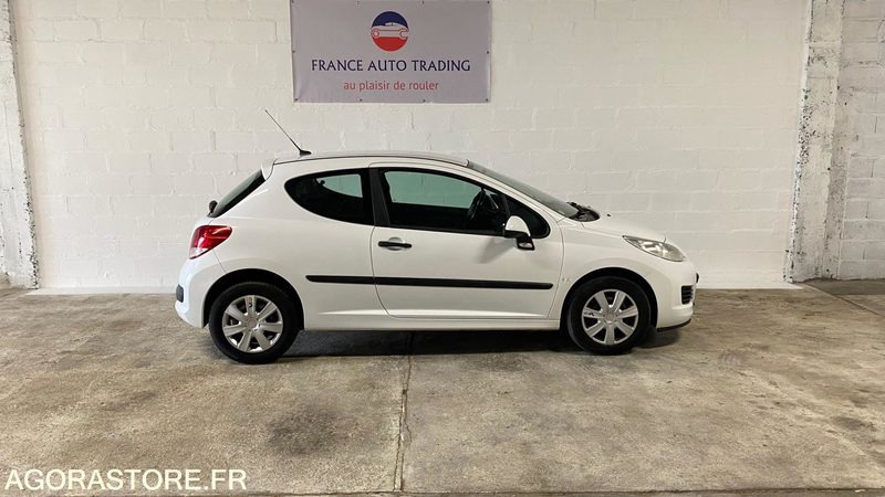Peugeot 207 AFFAIRE 1.4 HDI 70 CV DERIV VP 233 220km 2010 - PKW: das Bild 1 Peugeot 207 AFFAIRE 1.4 HDI 70 CV DERIV VP 233 220km 2010 - PKW: das Bild 1