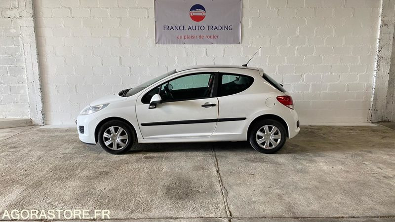 Peugeot 207 AFFAIRE 1.4 HDI 70 CV DERIV VP 233 220km 2010 - PKW: das Bild 2 Peugeot 207 AFFAIRE 1.4 HDI 70 CV DERIV VP 233 220km 2010 - PKW: das Bild 2