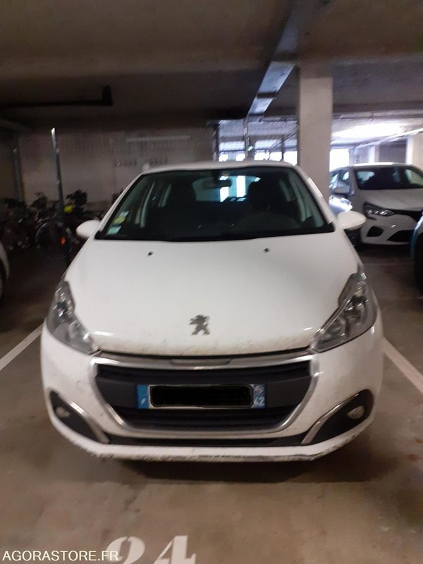 Peugeot 208 - 2015 - 210947kms - PKW: das Bild 1 Peugeot 208 - 2015 - 210947kms - PKW: das Bild 1