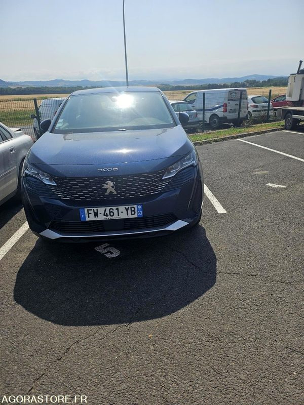 Peugeot 3008 Active Pack Blue HDI S&S EAT8 - 93929km - 2021 - SUV/ Geländewagen: das Bild 2 Peugeot 3008 Active Pack Blue HDI S&S EAT8 - 93929km - 2021 - SUV/ Geländewagen: das Bild 2