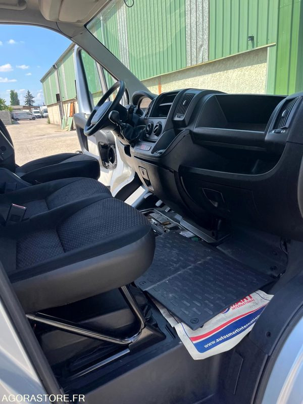 Peugeot Boxer L1H2 330 L1H1 2L Bluehdi - 2017 - 139 950km - Kühltransporter: das Bild 5 Peugeot Boxer L1H2 330 L1H1 2L Bluehdi - 2017 - 139 950km - Kühltransporter: das Bild 5