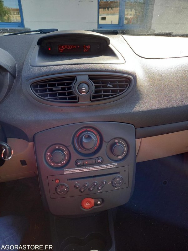 RENAULT CLIO 5 PLACES - PKW: das Bild 5 RENAULT CLIO 5 PLACES - PKW: das Bild 5