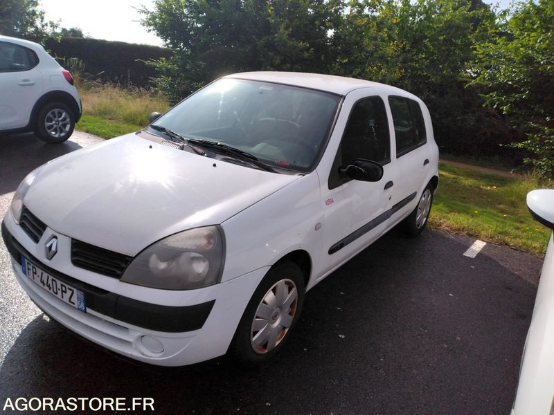 RENAULT CLIO - PKW: das Bild 2 RENAULT CLIO - PKW: das Bild 2