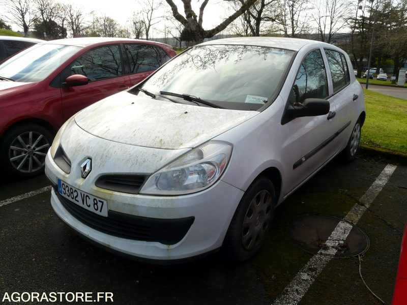 RENAULT CLIO - PKW: das Bild 2 RENAULT CLIO - PKW: das Bild 2
