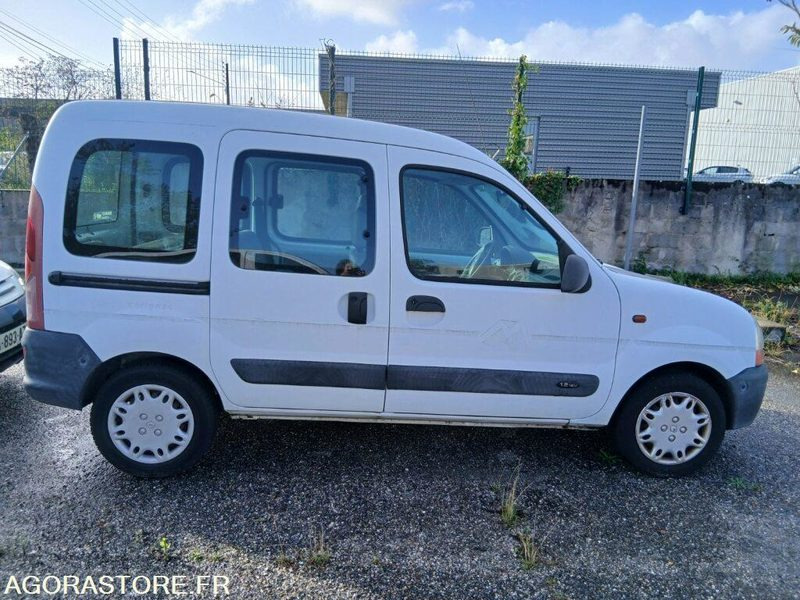 RENAULT KANGOO - 2002 - 115401km - Kleintransporter: das Bild 3 RENAULT KANGOO - 2002 - 115401km - Kleintransporter: das Bild 3