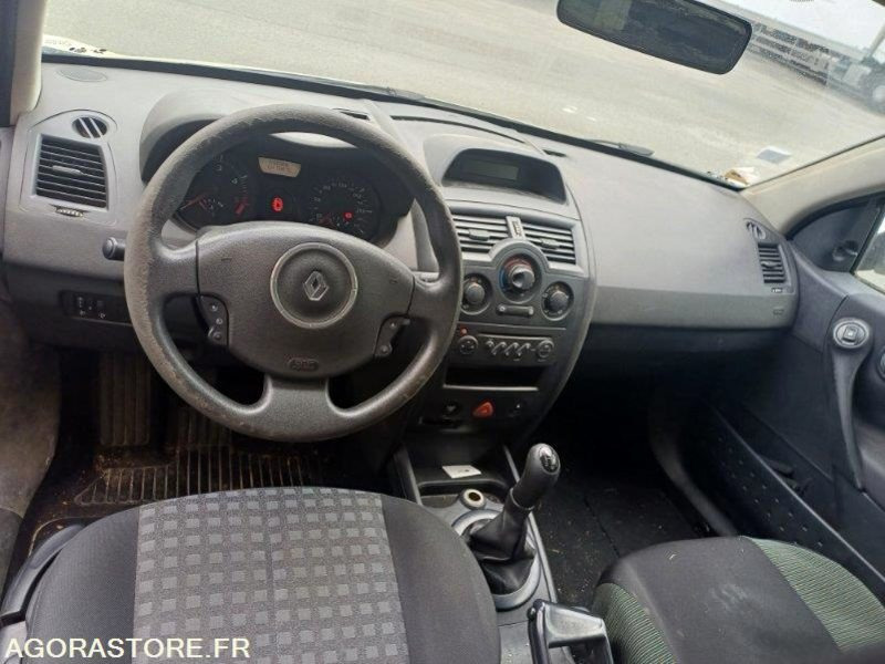 RENAULT MEGANE -152 169 KM - 2008 - BR-526-KR - PKW: das Bild 2 RENAULT MEGANE -152 169 KM - 2008 - BR-526-KR - PKW: das Bild 2