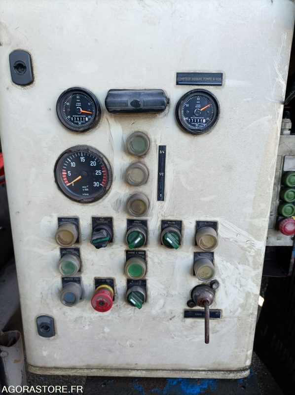 RENAULT type hydrocureur - Saug-/ Spülfahrzeug: das Bild 5 RENAULT type hydrocureur - Saug-/ Spülfahrzeug: das Bild 5