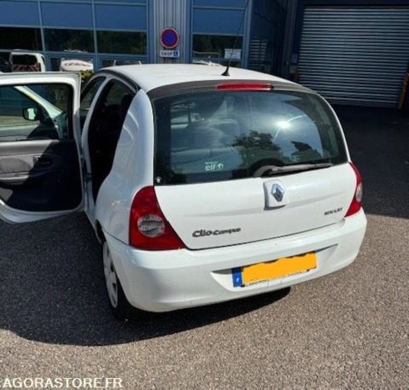 Renault CLIO 2 - PKW: das Bild 4 Renault CLIO 2 - PKW: das Bild 4