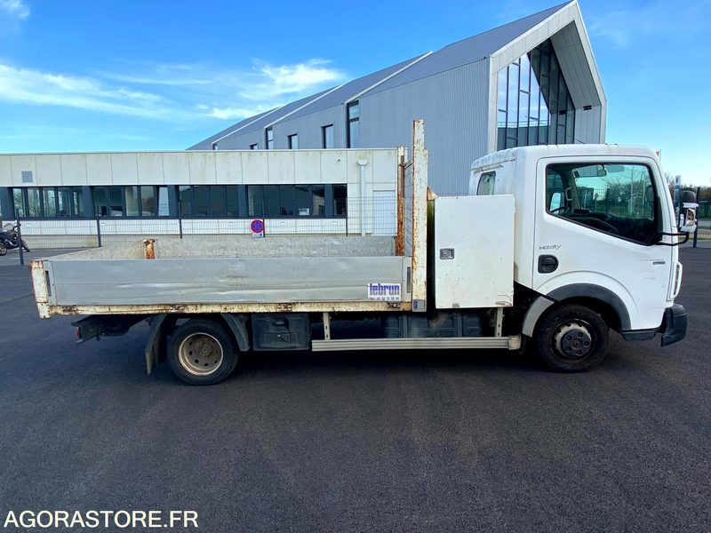 Renault MAXITY DXI 140 Plateau 2015 / 179394 Km - Kipper Transporter: das Bild 5 Renault MAXITY DXI 140 Plateau 2015 / 179394 Km - Kipper Transporter: das Bild 5