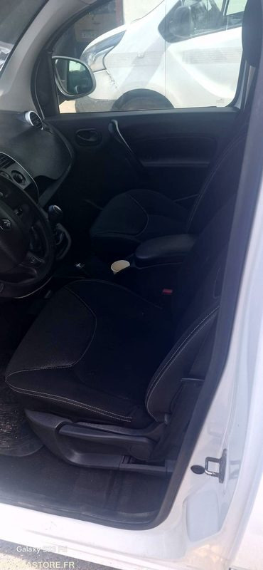 Renault kangoo 1.2 tce 115 cv 93121 kms Annee 2018 Clim Gps - Kleintransporter: das Bild 5 Renault kangoo 1.2 tce 115 cv 93121 kms Annee 2018 Clim Gps - Kleintransporter: das Bild 5