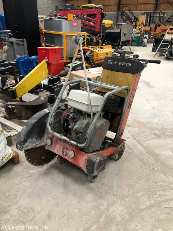 SCIE A SOL HUSQVARNA FS413 - 500 mm - Baugeräte: das Bild 1 SCIE A SOL HUSQVARNA FS413 - 500 mm - Baugeräte: das Bild 1