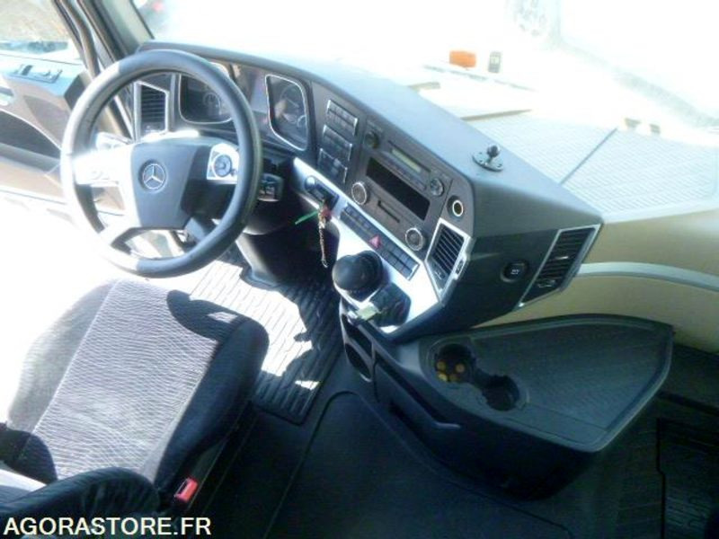 Sattelzugmaschine MERCEDES ACTROS 1845 GRANDE CABINE - 2012 - IMMATRICULATION SLOVENE: das Bild 10