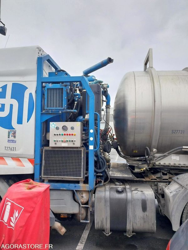 Tracteur RENAULT ADR pompe anneau liquide - 2003/ 808 664KM (ACCIDENTE) - Sattelzugmaschine: das Bild 4 Tracteur RENAULT ADR pompe anneau liquide - 2003/ 808 664KM (ACCIDENTE) - Sattelzugmaschine: das Bild 4