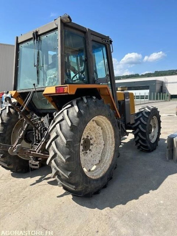 TRACTEUR AGRICOLE RENAULT 110.14 1988 7235 HEURES - Traktor: das Bild 3 TRACTEUR AGRICOLE RENAULT 110.14 1988 7235 HEURES - Traktor: das Bild 3