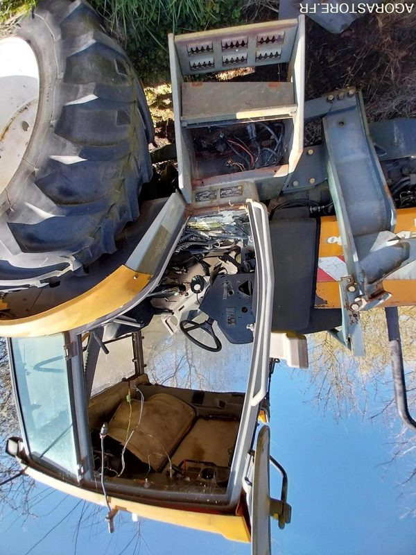 TRACTEUR ENAULT ERGOS100 + CHARGEUR FAUCHEUX - Traktor: das Bild 5 TRACTEUR ENAULT ERGOS100 + CHARGEUR FAUCHEUX - Traktor: das Bild 5