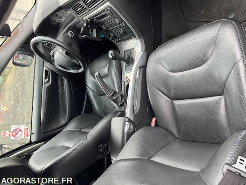 VOLVO XC70 I PHASE 2 - 2007 - 242 000 KM - PKW: das Bild 4 VOLVO XC70 I PHASE 2 - 2007 - 242 000 KM - PKW: das Bild 4