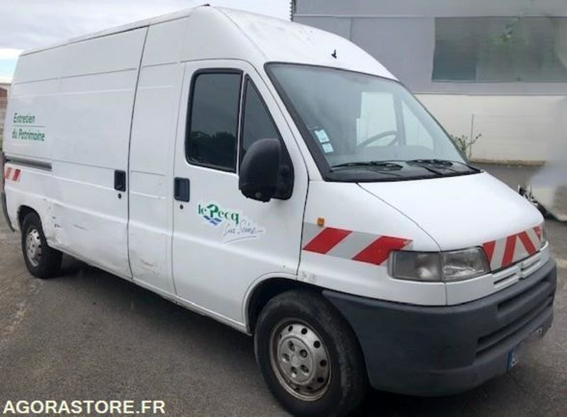 Véhicule PEUGEOT BOXER 2001 NON ROULANT EN L'ETAT - Kleintransporter: das Bild 4 Véhicule PEUGEOT BOXER 2001 NON ROULANT EN L'ETAT - Kleintransporter: das Bild 4