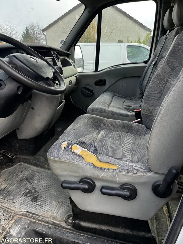 Renault master 2.5 dci 2004 251000km - Kastenwagen: das Bild 5 Renault master 2.5 dci 2004 251000km - Kastenwagen: das Bild 5