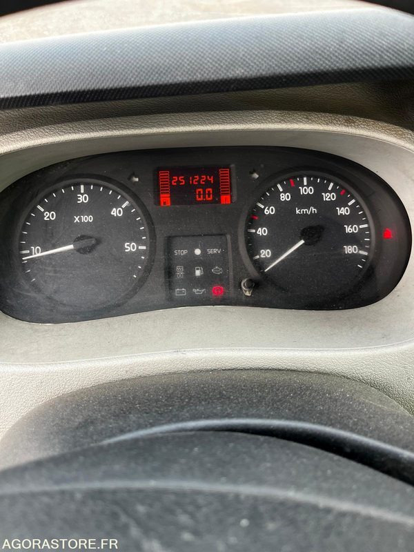 Renault master 2.5 dci 2004 251000km - Kastenwagen: das Bild 3 Renault master 2.5 dci 2004 251000km - Kastenwagen: das Bild 3