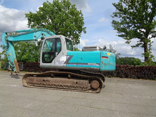 Kobelco SK250NLC - Kettenbagger: das Bild 1 Kobelco SK250NLC - Kettenbagger: das Bild 1