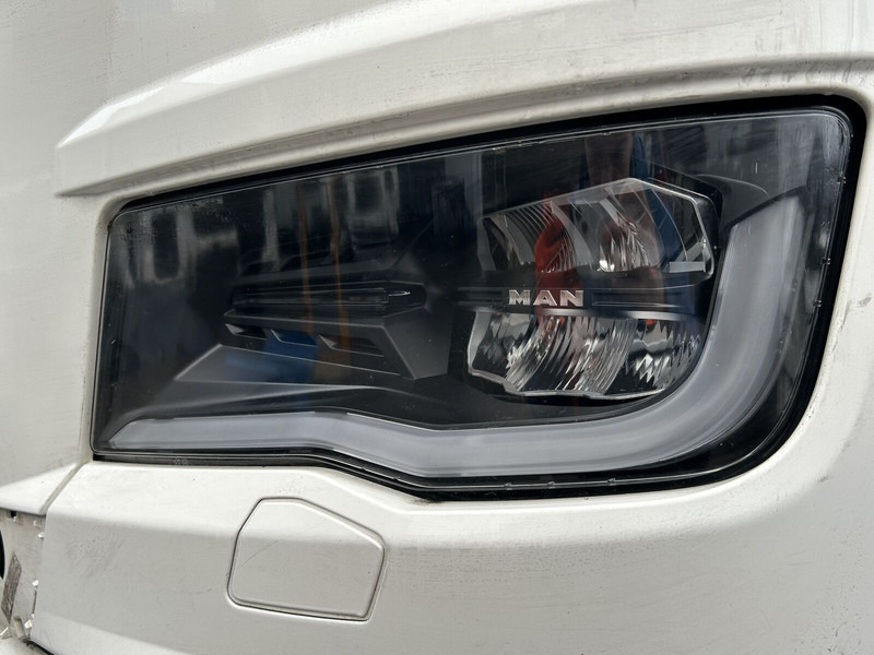 MAN complete bumper - Stoßstange für LKW: das Bild 4 MAN complete bumper - Stoßstange für LKW: das Bild 4