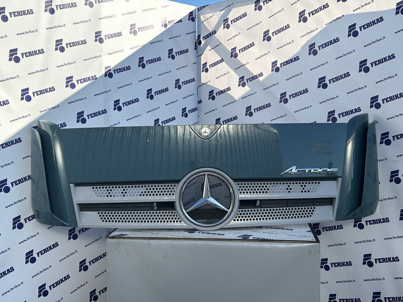 Mercedes-Benz Actros MP4 - Motorhaube für LKW: das Bild 1 Mercedes-Benz Actros MP4 - Motorhaube für LKW: das Bild 1