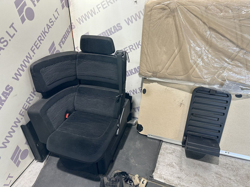 Mercedes-Benz passenger seat with lower bunk and table - Sitz für LKW: das Bild 1 Mercedes-Benz passenger seat with lower bunk and table - Sitz für LKW: das Bild 1