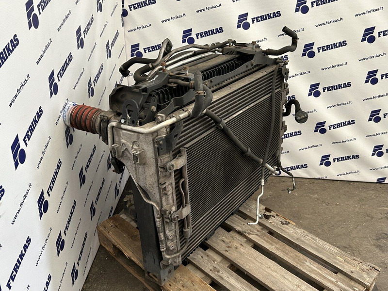 Mercedes-Benz radiators set - Kühler für LKW: das Bild 2 Mercedes-Benz radiators set - Kühler für LKW: das Bild 2