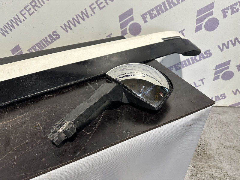 Scania - Sonnenblende für LKW: das Bild 2 Scania - Sonnenblende für LKW: das Bild 2