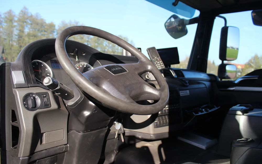 Innenraum Bild 1: Tankwagen MAN TGL 12 250 EURO 6 !!! BLOKADA MOSTU !!!