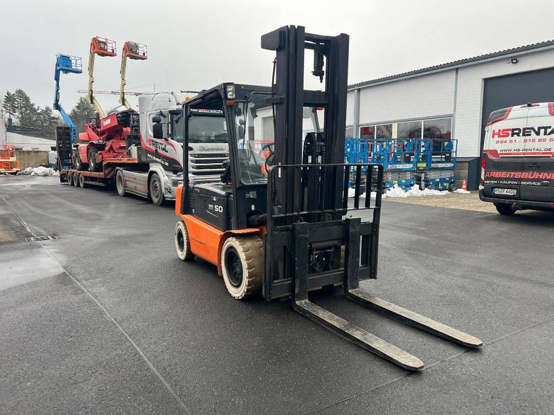 Doosan B50X5 5T 6m Triplex non-marking (1841) - Elektrostapler: das Bild 5 Doosan B50X5 5T 6m Triplex non-marking (1841) - Elektrostapler: das Bild 5