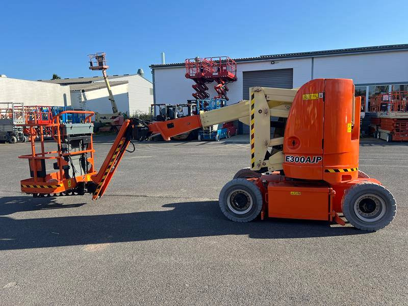 JLG E300 AJP elektro 11m (1791) - Gelenkarmbühne: das Bild 5 JLG E300 AJP elektro 11m (1791) - Gelenkarmbühne: das Bild 5