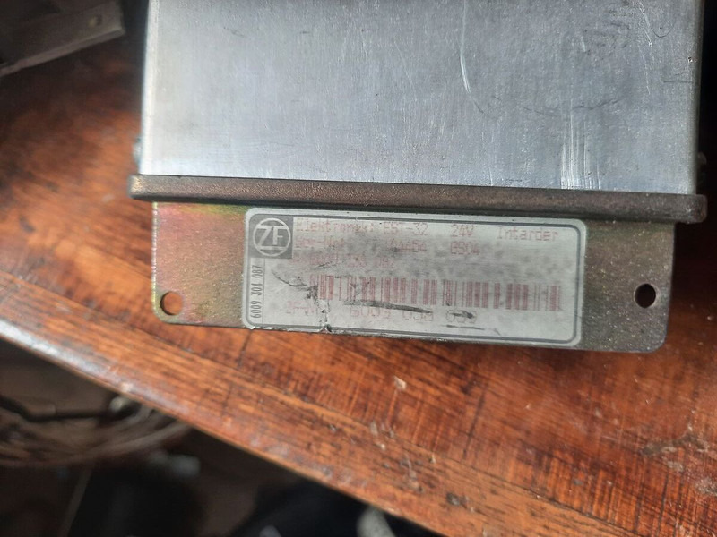 Bosch Bader 0504.1.A00 EST-32 - Steuergerät: das Bild 3 Bosch Bader 0504.1.A00 EST-32 - Steuergerät: das Bild 3