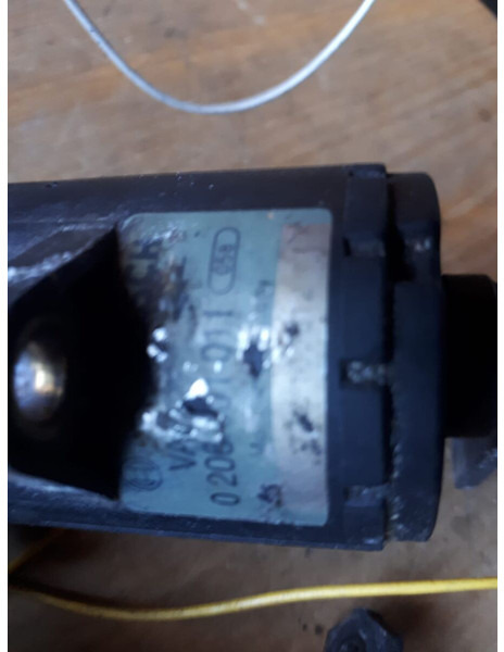 MAN PBT-GF2C - Pedal: das Bild 2 MAN PBT-GF2C - Pedal: das Bild 2