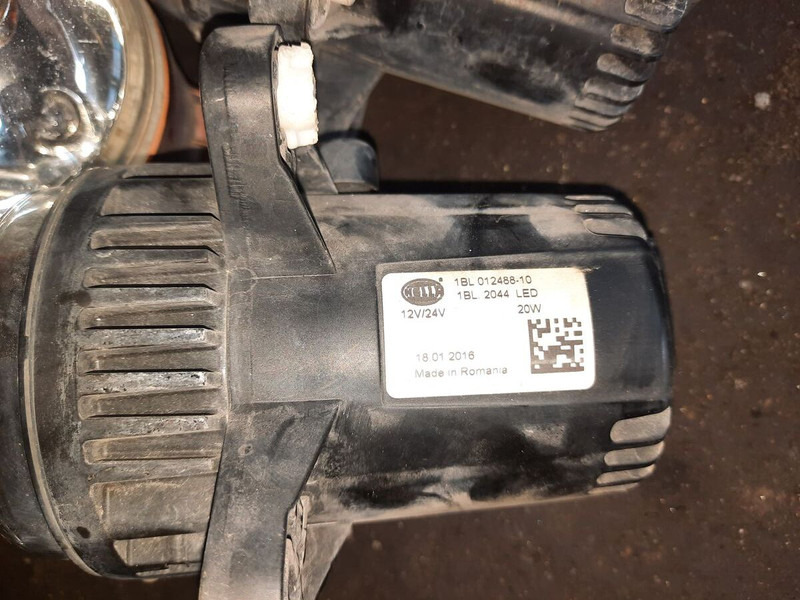 MAN . Скания . Вольво. Неоплан. - Hauptscheinwerfer: das Bild 2 MAN . Скания . Вольво. Неоплан. - Hauptscheinwerfer: das Bild 2