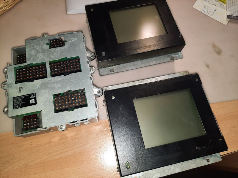 Mercedes-Benz D-78052VS - Armaturenbrett: das Bild 2 Mercedes-Benz D-78052VS - Armaturenbrett: das Bild 2