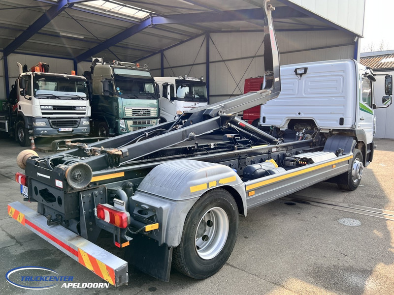 Mercedes-Benz Atego 1527 Manuel, Euro 6, HIAB 10 Tons - Abrollkipper: das Bild 2 Mercedes-Benz Atego 1527 Manuel, Euro 6, HIAB 10 Tons - Abrollkipper: das Bild 2