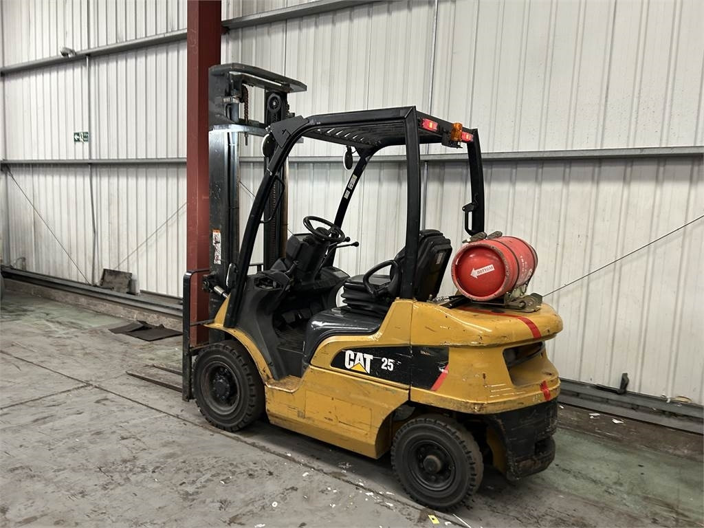 CAT GP25N - Treibgasstapler: das Bild 3 CAT GP25N - Treibgasstapler: das Bild 3