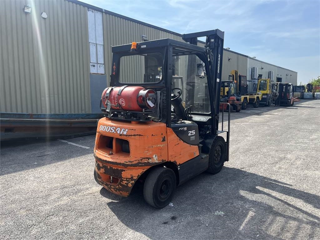 Doosan G25E-5 - Treibgasstapler: das Bild 3 Doosan G25E-5 - Treibgasstapler: das Bild 3