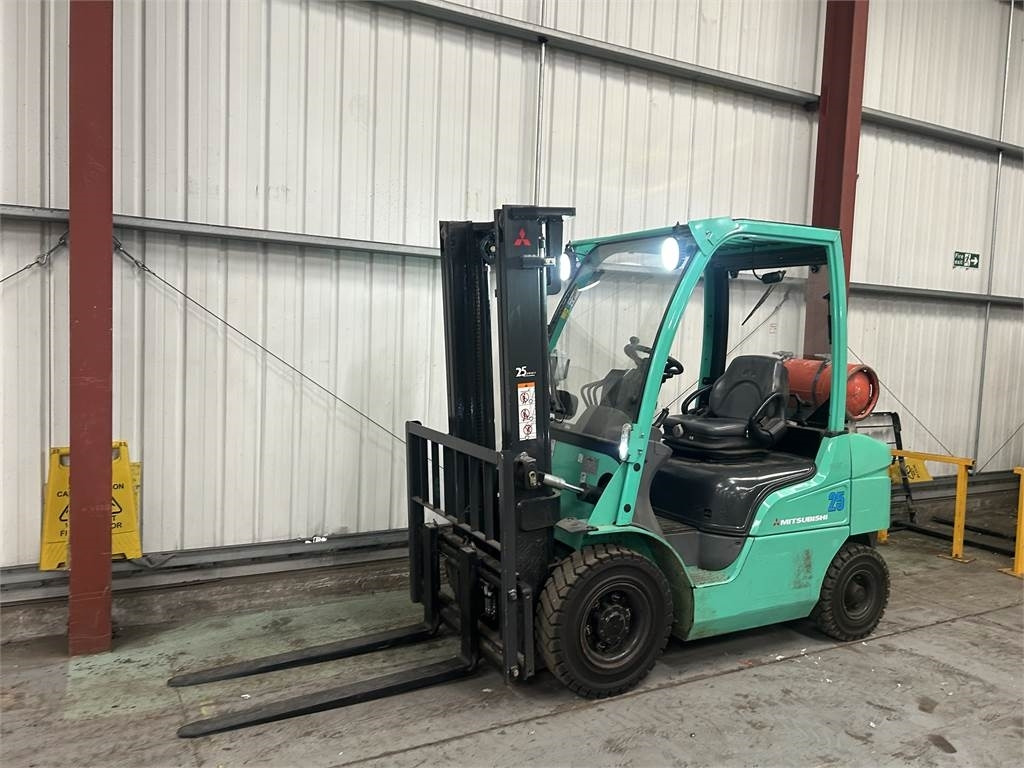 Mitsubishi FG25N - Treibgasstapler: das Bild 2 Mitsubishi FG25N - Treibgasstapler: das Bild 2