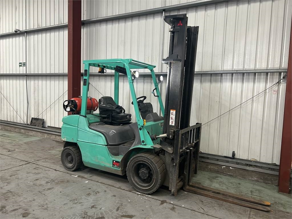 Mitsubishi FG30NT - Treibgasstapler: das Bild 4 Mitsubishi FG30NT - Treibgasstapler: das Bild 4