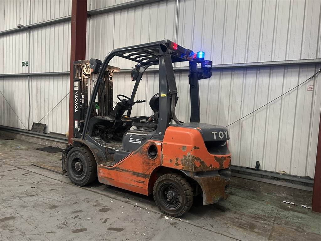 Toyota 02-8FDF25 - Dieselstapler: das Bild 3 Toyota 02-8FDF25 - Dieselstapler: das Bild 3