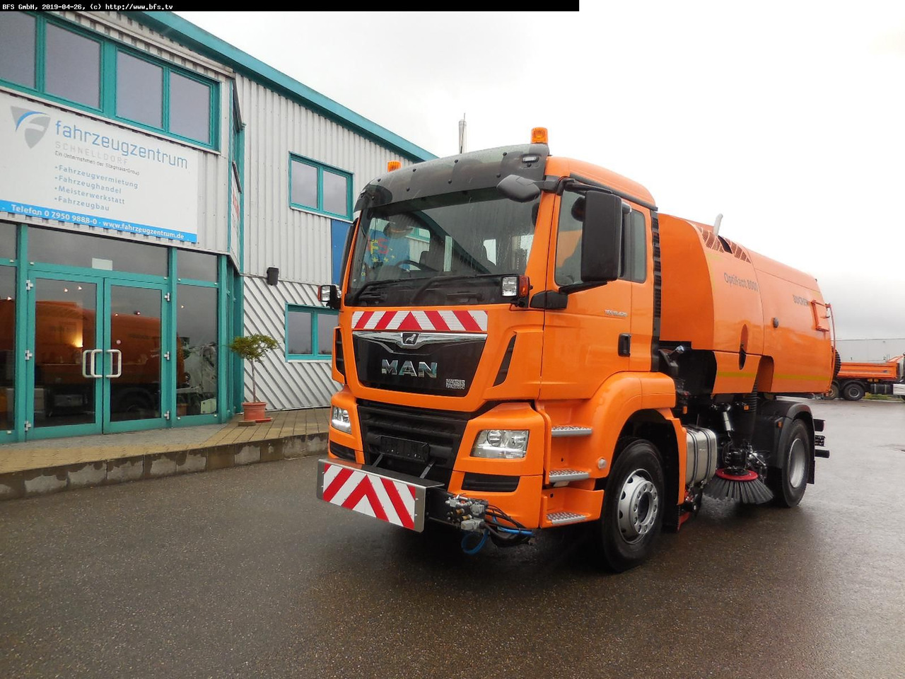 MAN TGS 18.420 4X2 BL Bucher OF 8000 TWIN beidseitig - Kehrmaschine: das Bild 1 MAN TGS 18.420 4X2 BL Bucher OF 8000 TWIN beidseitig - Kehrmaschine: das Bild 1