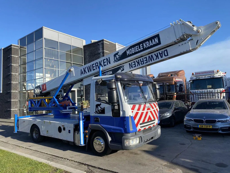 Autokran Iveco EuroCargo 90 E18 - EURO 5 + KLAAS ALU-KRAN 30 METER MET REMOTE: das Bild 9 Autokran Iveco EuroCargo 90 E18 - EURO 5 + KLAAS ALU-KRAN 30 METER MET REMOTE: das Bild 9