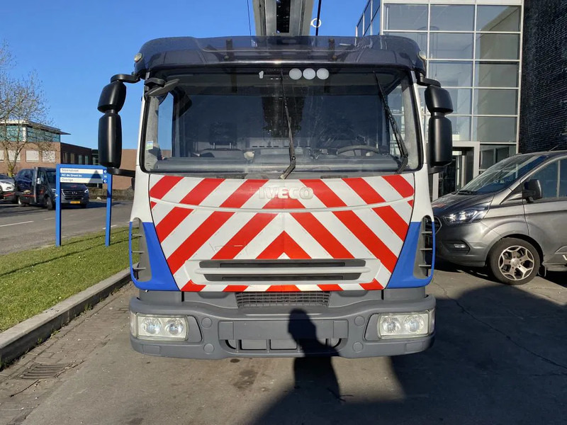 Autokran Iveco EuroCargo 90 E18 - EURO 5 + KLAAS ALU-KRAN 30 METER MET REMOTE: das Bild 8 Autokran Iveco EuroCargo 90 E18 - EURO 5 + KLAAS ALU-KRAN 30 METER MET REMOTE: das Bild 8