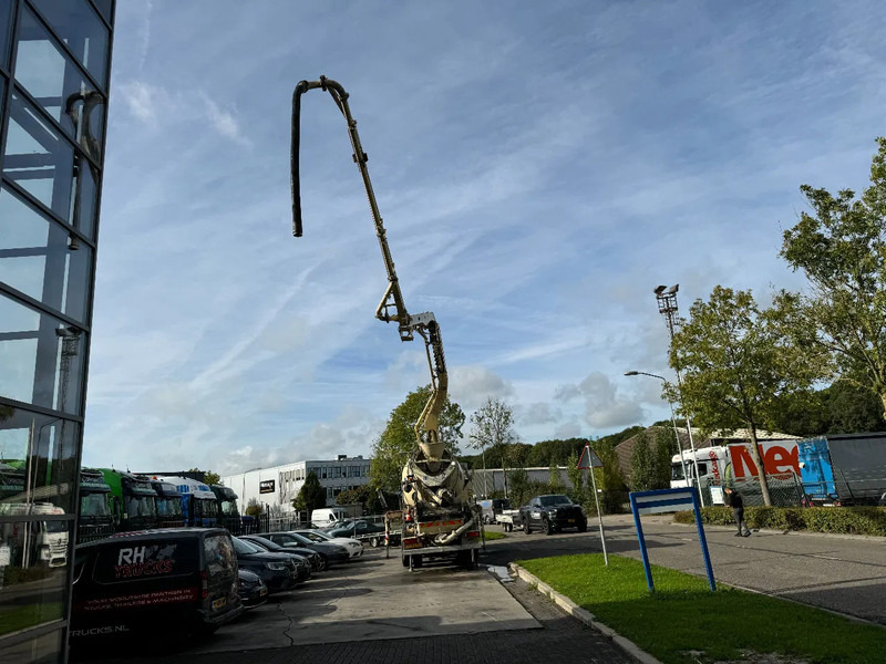 Iveco Eurotrakker 410 8X4 CIFA PUMP 24M + MIXER FULL STEEL + REMOTE CONTROL - Betonpumpe: das Bild 5 Iveco Eurotrakker 410 8X4 CIFA PUMP 24M + MIXER FULL STEEL + REMOTE CONTROL - Betonpumpe: das Bild 5